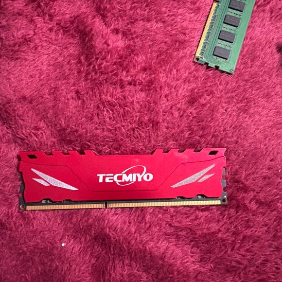 Red RAM Module - Picture 1 of 2